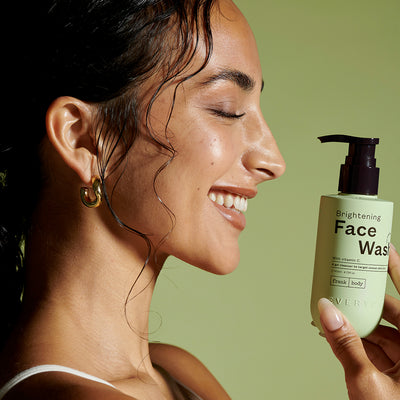 FRANK BODY BRIGHTENING FACE WASH