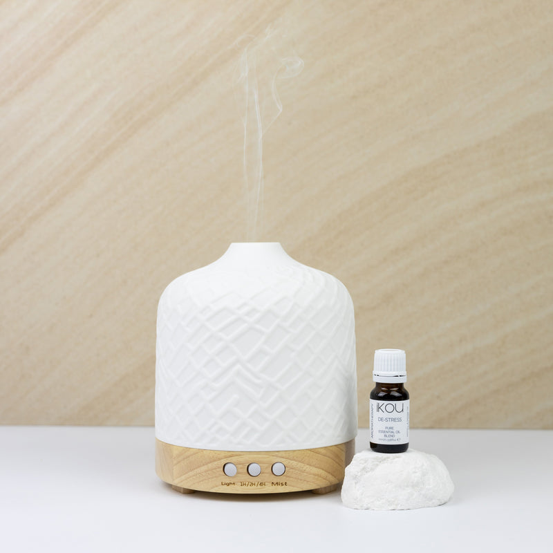 IKOU WHITE CERAMIC & BAMBOO DIFFUSER