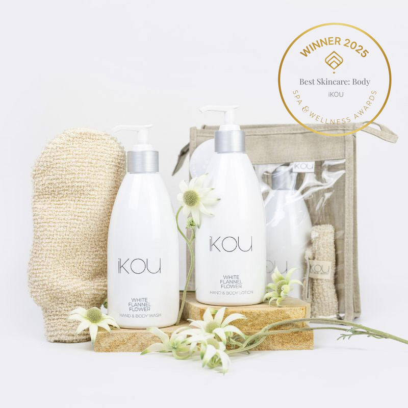 IKOU LUXURY BATHROOM KIT WHITE FLANNEL FLOWER